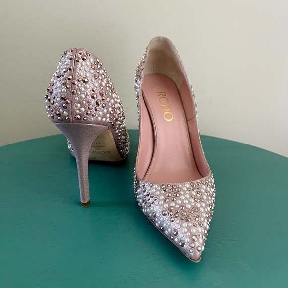Rodo evening pump with pearls and crystals great condition size 37,5 runs US 7 - Picture 6 of 9